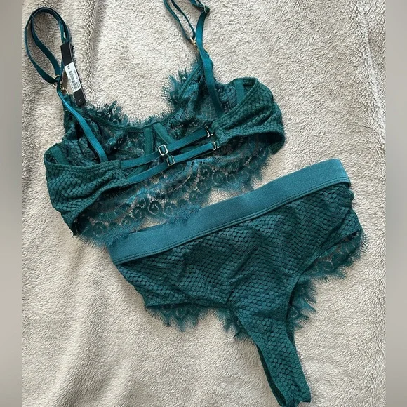 Gooseberry intimates full on glam bra and panty set lingerie emerald green - Picture 14 of 16
